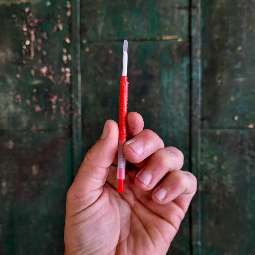 Plastic Grafting Tool With Plastic Pusher